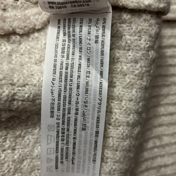 EUC ABERCROMBIE AND FITCH CREAM CARDIGAN WITH POCKETS WOMENS SMALL - Picture 3 of 3